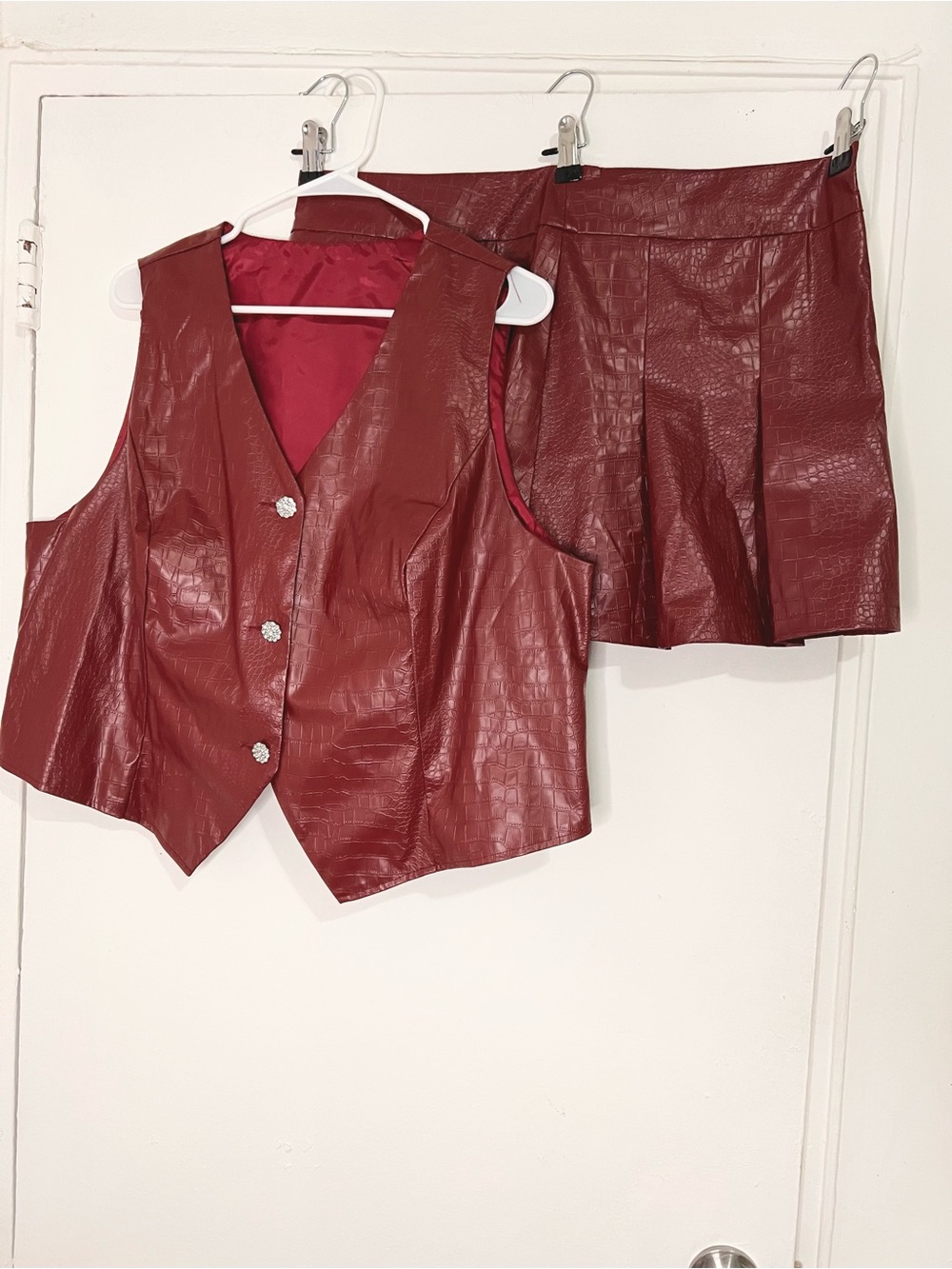Faux Leather Croc-Embossed Vest & Mini Skirt Set - Deep Red Vest 4X and Skirt 2X